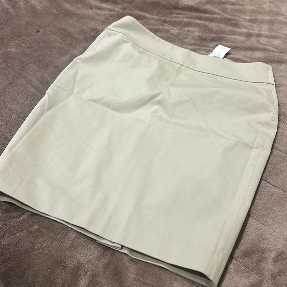 And Taylor skirt